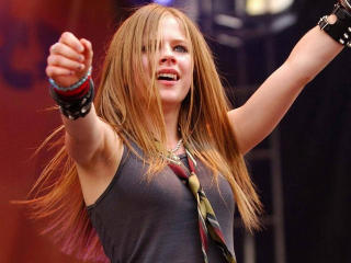 2972 - 320 x 240 [17KB]
Avril Ramona Lavigne@LȃL