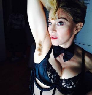 5830 - 310 x 320 [14KB]
madonna armpit }hi̓LуtF`